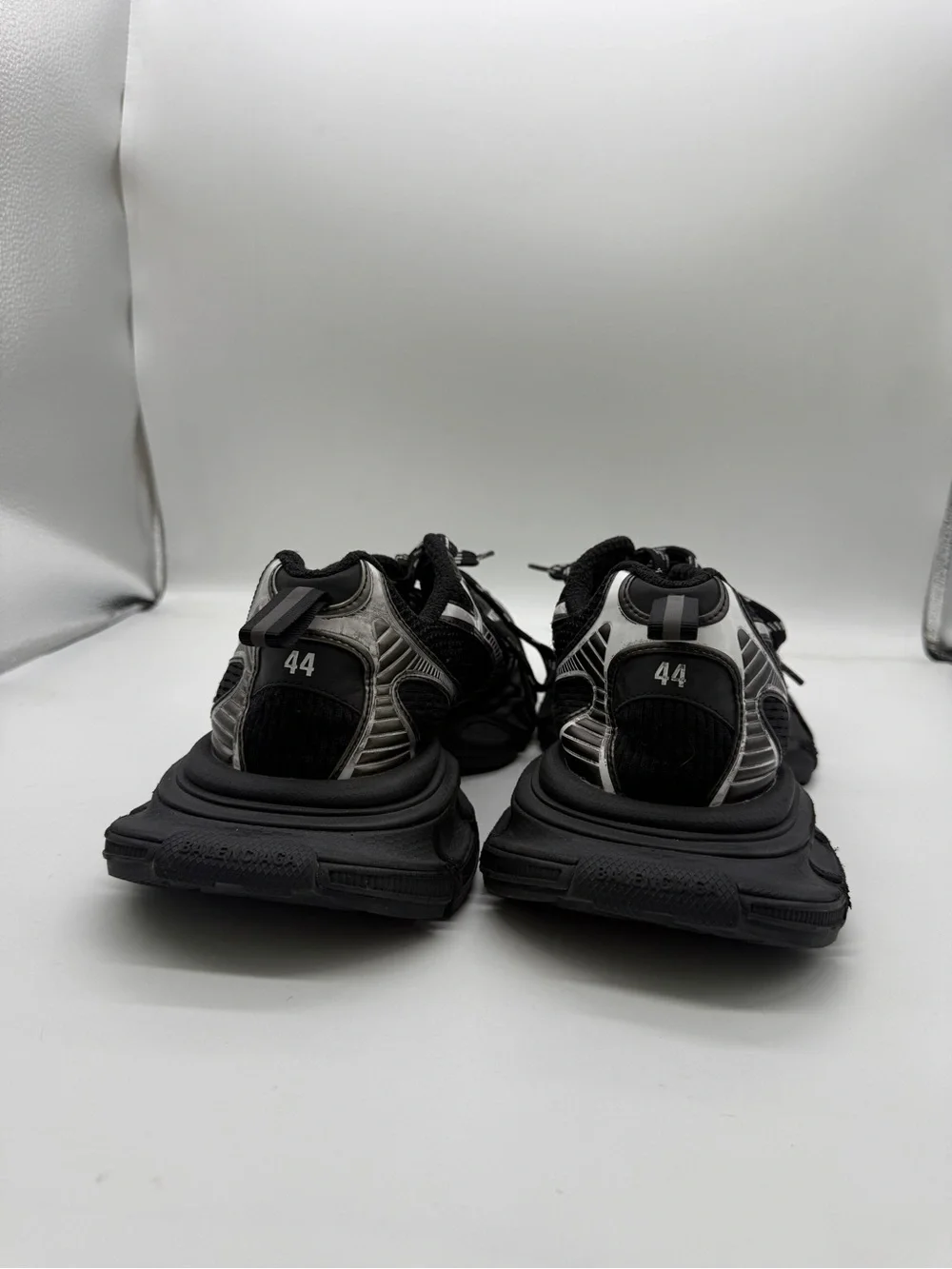 Balenciaga 3xl Worn Out Sneaker